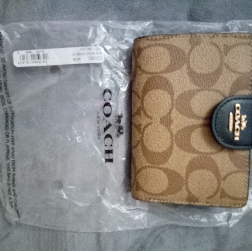 Brand New Never Used Tags On Brown and Beige Leather Logo Coach Wallet